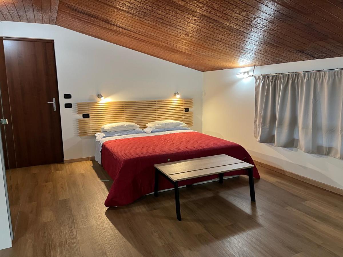 B&B Southitaly Busto Arsizio Esterno foto