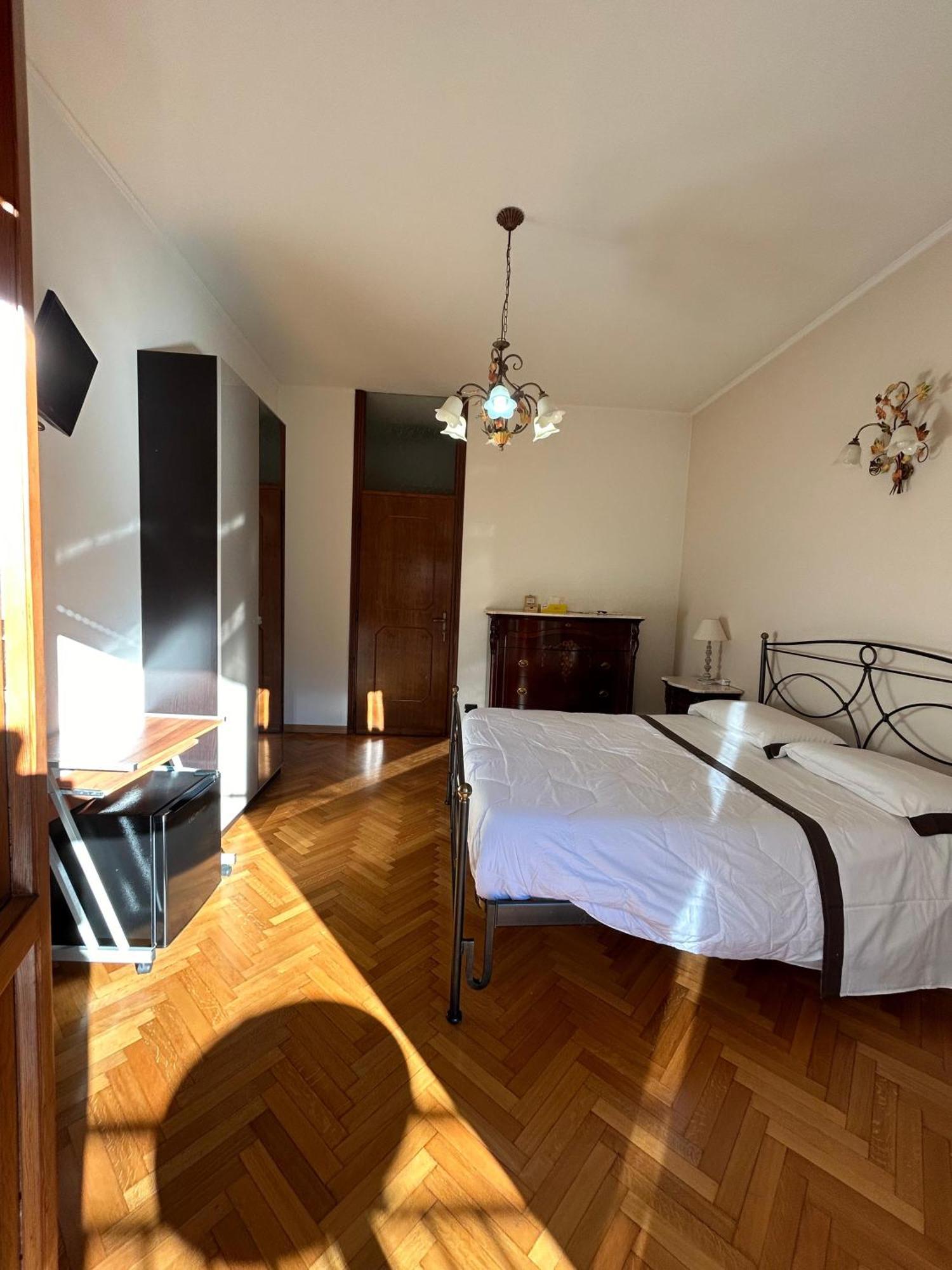 B&B Southitaly Busto Arsizio Esterno foto