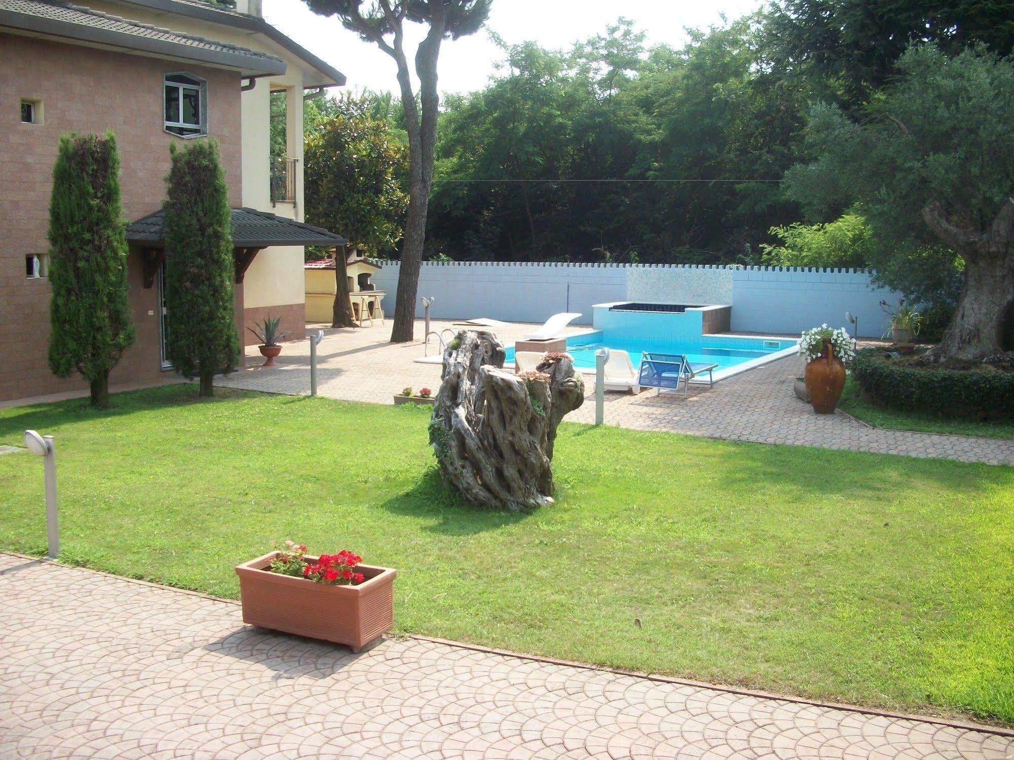 B&B Southitaly Busto Arsizio Esterno foto