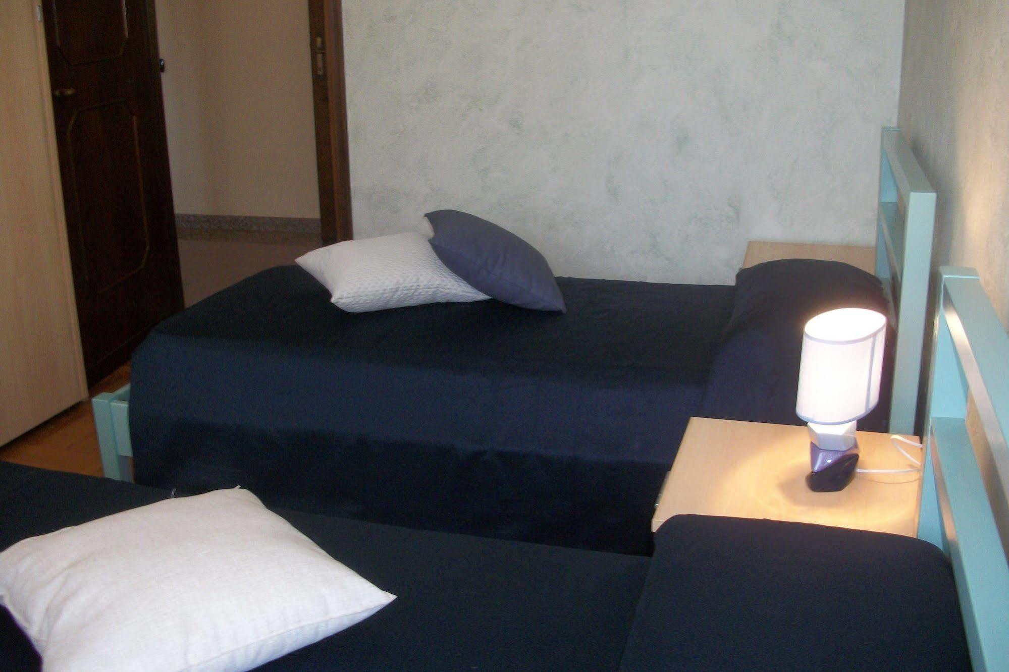 B&B Southitaly Busto Arsizio Esterno foto