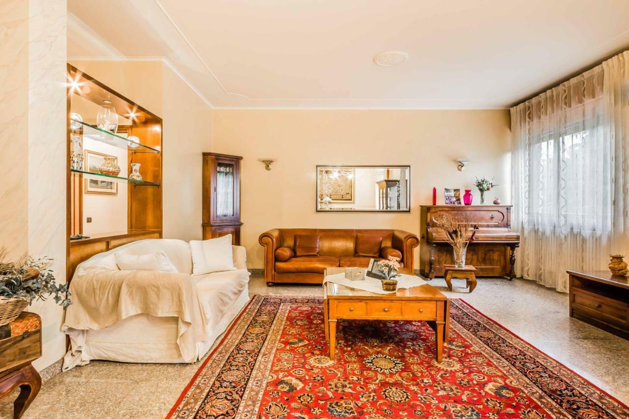 B&B Southitaly Busto Arsizio Esterno foto