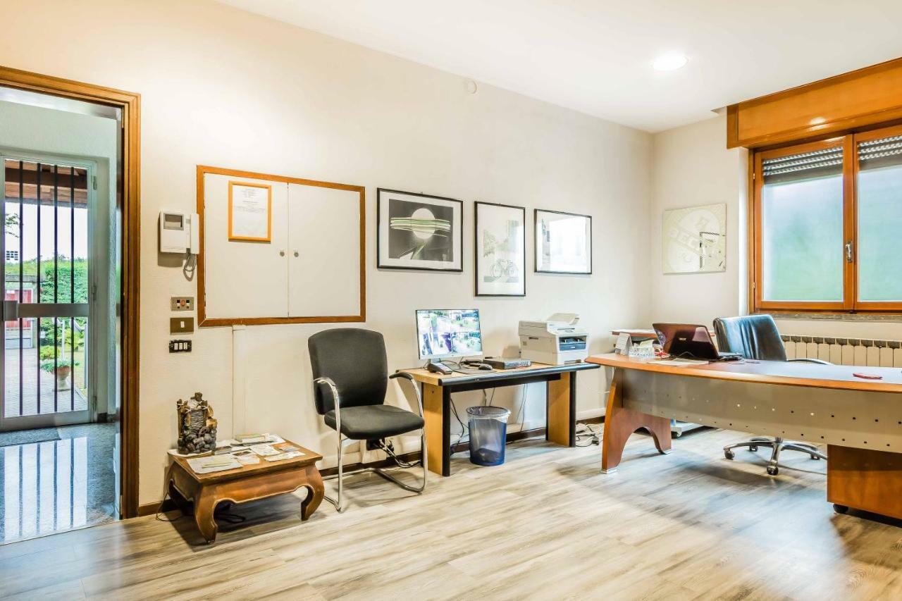 B&B Southitaly Busto Arsizio Esterno foto