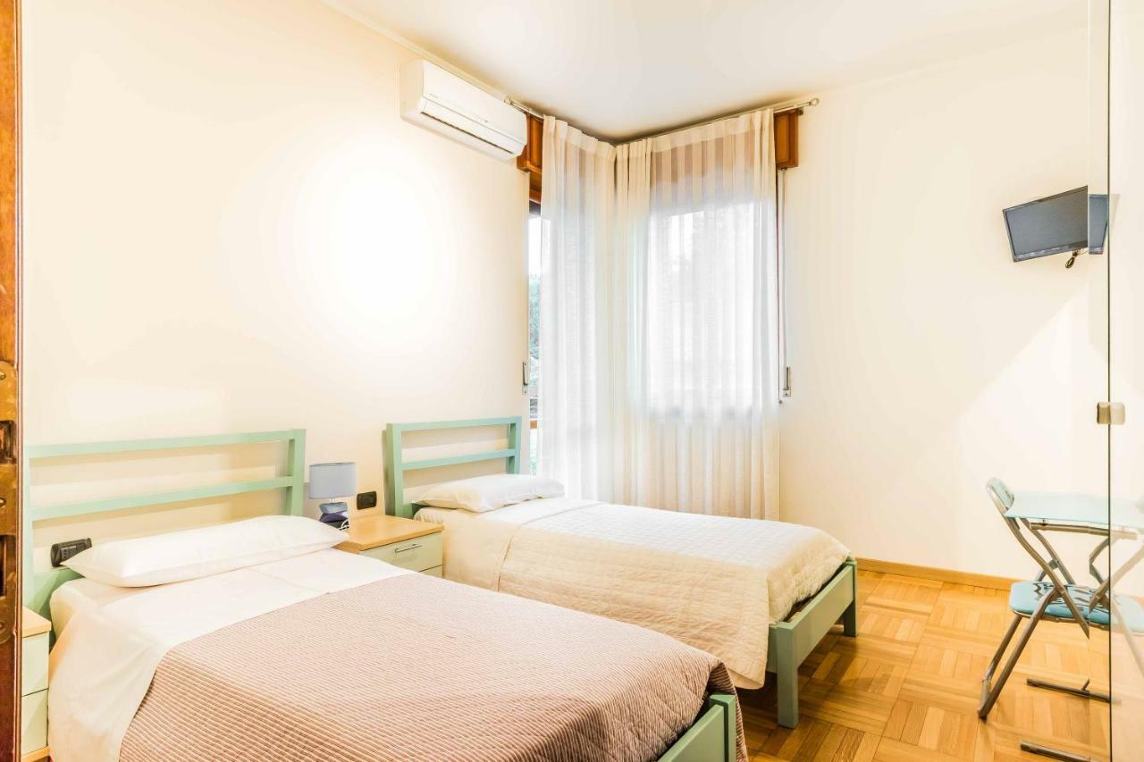 B&B Southitaly Busto Arsizio Esterno foto